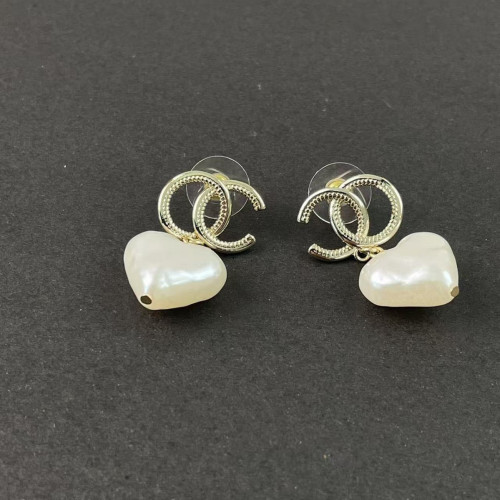 香家精工高質量C家愛心形耳釘女925銀針輕奢金色小香奶奶精緻耳釘