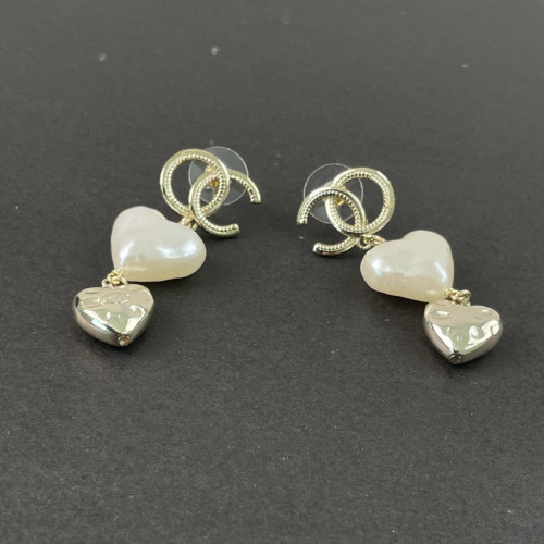香家精工高質量C家愛心形耳釘女925銀針輕奢金色小香奶奶精緻耳釘