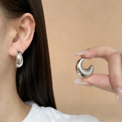 925銀針亮面C形耳環輕奢耳飾小衆設計ins風日常通勤百搭款顯臉小 925銀針亮面C形耳環輕奢耳飾小衆設計ins風日常通勤百搭款顯臉小