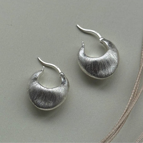 小衆設計肌理感復古拉絲耳環輕奢高級感陶罐耳飾925銀針耳圈