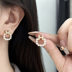 2025年新款簡約時尚小香風名媛風女珍珠字母耳環925銀針