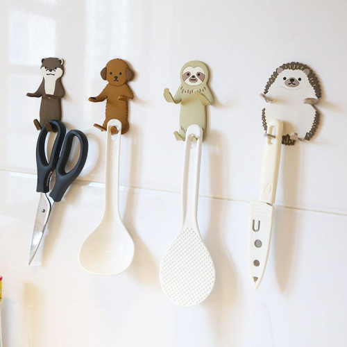 可愛毛猴子眼鏡架玄關鑰匙掛鉤免打孔女宿捨臥室門後免釘粘鉤