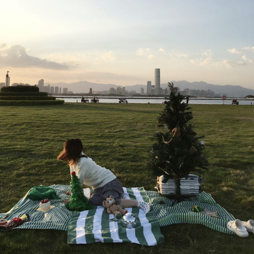 一次性野餐墊防潮戶外露營加厚春遊墊子可攜式地墊郊遊沙灘墊野餐布