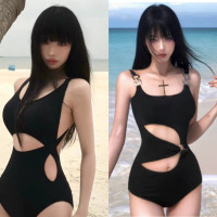 網紅款黑色連體泳衣女顯瘦爆款鏤空純欲高級海邊度假休閒性感修身