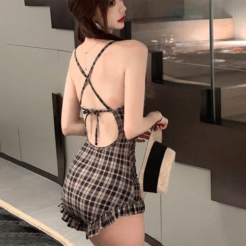 梨卡泳衣女2021年新款性感時尚露背小胸聚攏遮肚顯瘦包臀學生溫泉