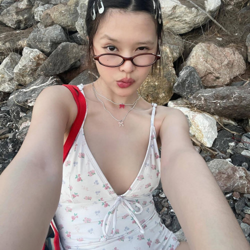 高級感復古簡約碎花雙肩吊帶小胸深V性感連體露背遊泳衣女泳裝 高級感復古簡約碎花雙肩吊帶小胸深V性感連體露背遊泳衣女泳裝