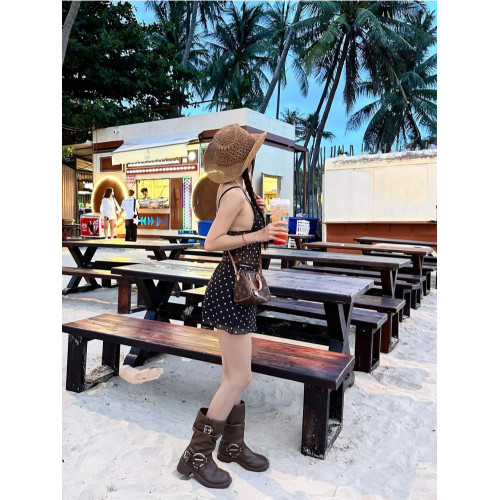 泳衣女高級感純欲大小胸露背性感辣妹波點吊帶連體度假溫泉遊泳衣