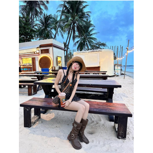 泳衣女高級感純欲大小胸露背性感辣妹波點吊帶連體度假溫泉遊泳衣