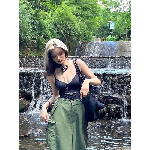 泳衣女2024新款爆款高級感吊帶辣妹風性感露背顯瘦連體泡溫泉泳裝