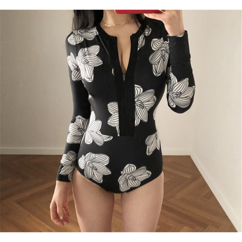 網紅同款潛水服度假潛水拍照防曬長袖泳衣女緊身浮潛沖浪水母衣