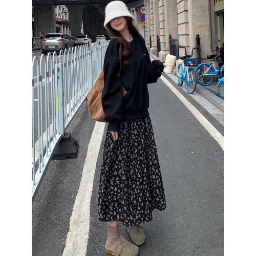 法式黑色碎花半身裙女2026夏季新款高腰顯瘦遮胯裙高腰a字中長裙
