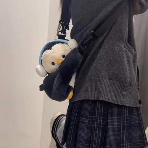 小企鵝小羊趴趴包可愛毛絨包包雙肩後後背包玩偶斜背可愛卡通 小企鵝小羊趴趴包可愛毛絨包包雙肩後後背包玩偶斜背可愛卡通