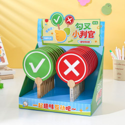 對錯擧手牌旅遊美食推薦打卡拍照道具搞怪小玩具評委打分早教互動