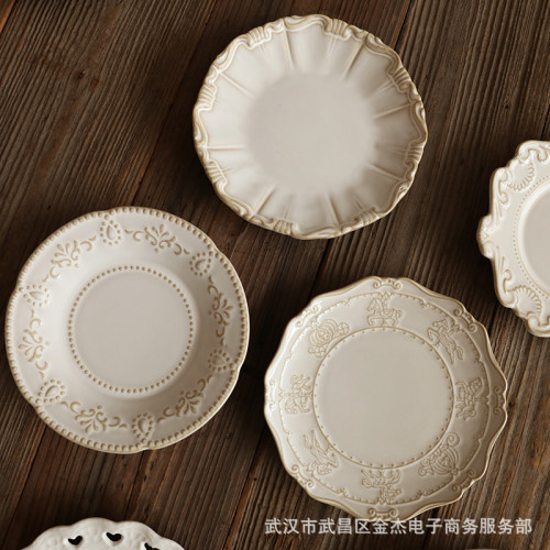 6寸小碟子陶瓷小吃盤甜品點心碟商用前菜盤浮雕一人份平盤吐骨碟 6寸小碟子陶瓷小吃盤甜品點心碟商用前菜盤浮雕一人份平盤吐骨碟