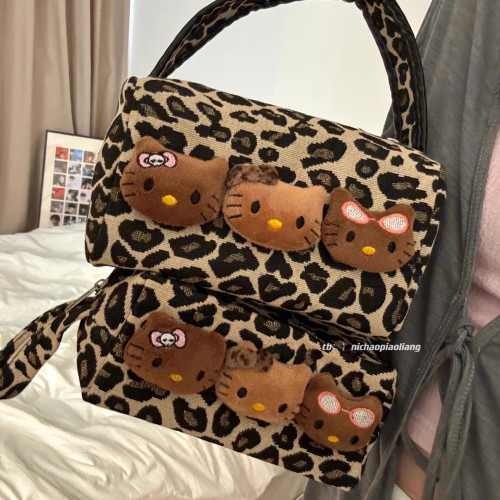 高顔值爆款豹紋黑皮KT手提化妝包出行洗漱大容量收納包隨身包 高顔值爆款豹紋黑皮KT手提化妝包出行洗漱大容量收納包隨身包