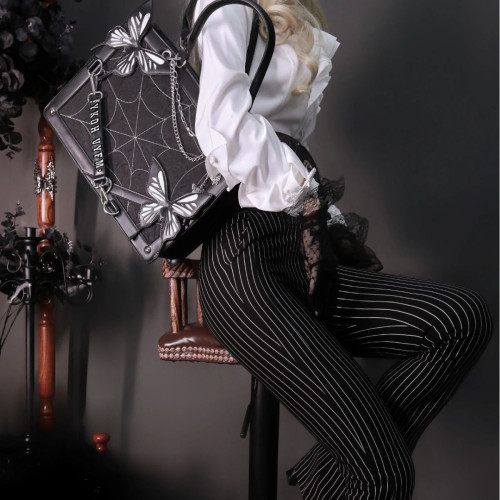 暗黑風迷宮蝴蝶痛包托特包迷宮蝴蝶疼痛包 Toth 女孩手持橫身包哥