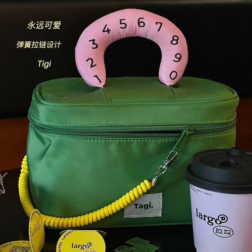 可愛撞色化妝包大容量女可攜式網紅2024新款小紅書化妝品收納包 可愛撞色化妝包大容量女可攜式網紅2024新款小紅書化妝品收納包