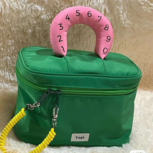 可愛撞色化妝包大容量女可攜式網紅2024新款小紅書化妝品收納包 可愛撞色化妝包大容量女可攜式網紅2024新款小紅書化妝品收納包