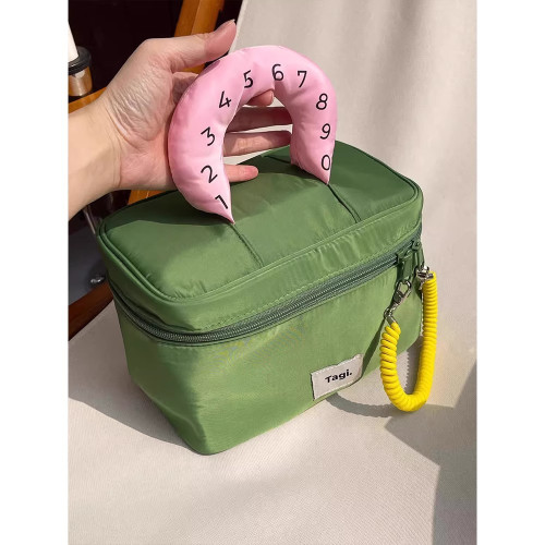 新款ins風哈兜多功能收納袋旅行出門可攜式大容量防水化妝品收納包 新款ins風哈兜多功能收納袋旅行出門可攜式大容量防水化妝品收納包