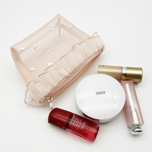 petit trouver網紗愛心刺綉花邊手提化妝包可愛紙巾包補妝收納包 petit trouver網紗愛心刺綉花邊手提化妝包可愛紙巾包補妝收納包