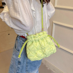 單肩包斜後背包女小號日常上班通勤抽繩束口餃子包化妝口紅收納包