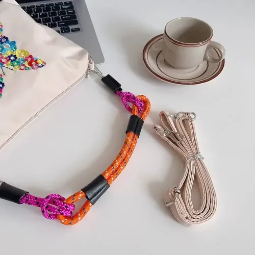 刺綉拉鍊單肩包女日系小衆設計小清新時尚大容量可攜式收納包洗漱包