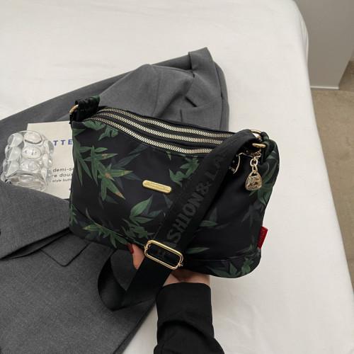 2024新款南韓絲媽媽包中年單肩包婆婆時尚多層大氣帆布包女斜後背包