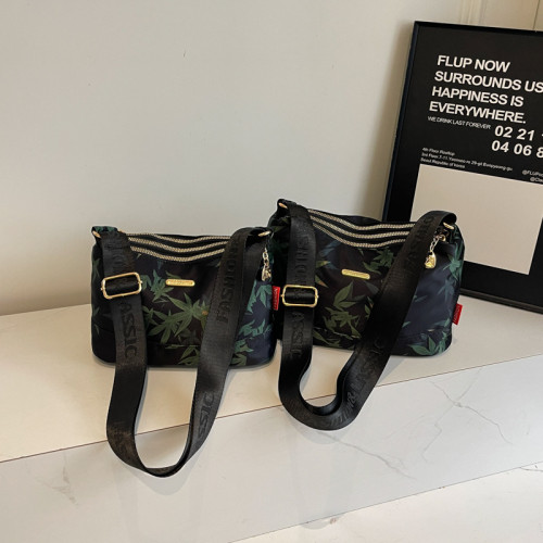 2024新款南韓絲媽媽包中年單肩包婆婆時尚多層大氣帆布包女斜後背包