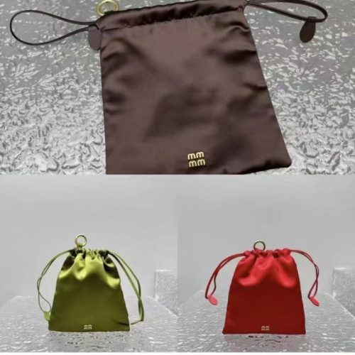 秋冬復古2024新款 高級感麂皮絨面 化妝包迷你抽繩束口小包收納包 秋冬復古2024新款 高級感麂皮絨面 化妝包迷你抽繩束口小包收納包