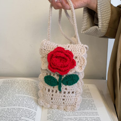 手工鉤織玫瑰花朵毛線編織包成品2025新款小衆設計少女手機斜後背包
