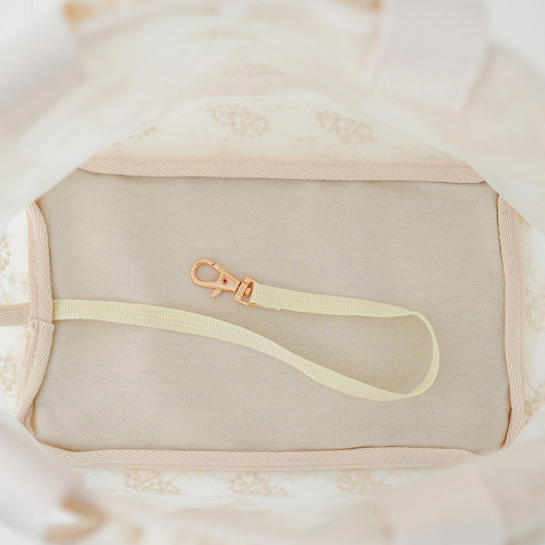 夏季寵物外出包可攜式透氣單肩包泰迪小型犬狗後背包蕾絲手提太空貓包 夏季寵物外出包可攜式透氣單肩包泰迪小型犬狗後背包蕾絲手提太空貓包