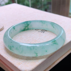 緬甸寬邊藍水鐲子珠寶陽綠圓條玉鐲貴妃圈口飄花冰種翡翠手鐲a貨
