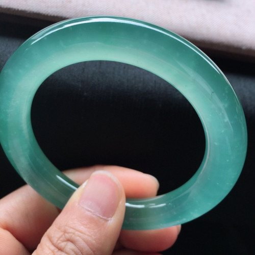 緬甸天然a貨翡翠手鐲冰種圓條飄花天空藍晴水底色剛性玉手鐲子女