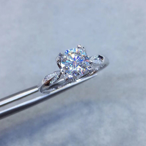 燕尾牛頭美國時尚莫桑石鑽戒莫桑鑽鑲嵌18K金結婚求婚戒指女戒潮