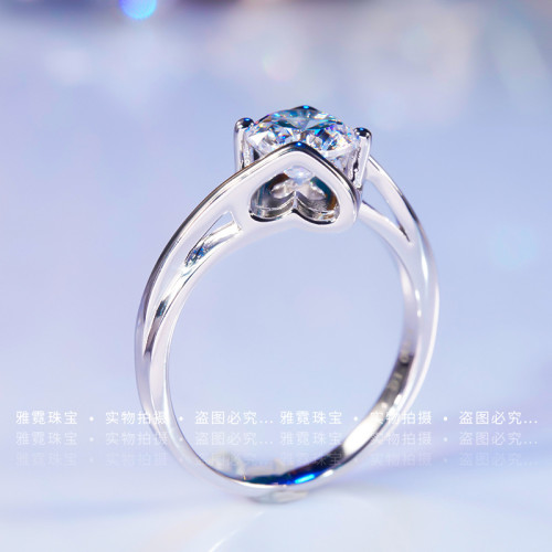 鉑金莫桑石倣真鑽四爪牛頭光臂愛心戒指天使之吻婚戒簡約款鑽戒女