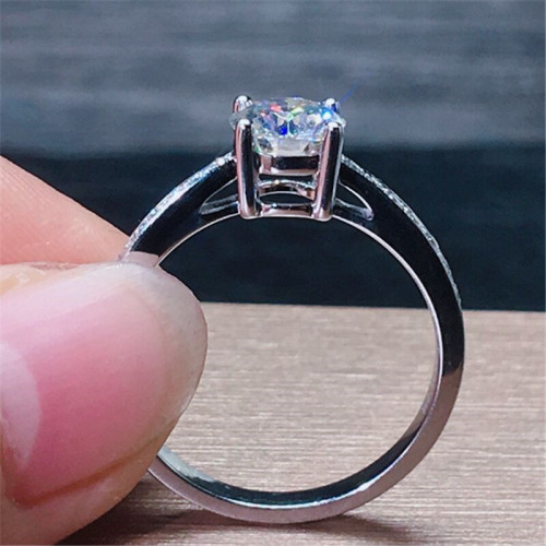 18K白金玫瑰金莫桑石單排鑽石戒指 1克拉經典四爪婚戒女鑽戒倣真