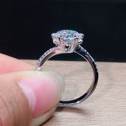 清倉18K白金莫桑石心型六爪戒指時尚雪花扭臂結婚鑽石鑽戒女款潮