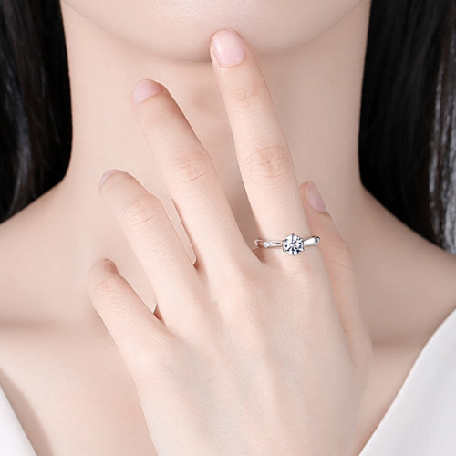 925銀戒指一克拉鑽戒倣真鑽石女結婚求婚情侶莫桑鑽六爪婚戒時尚