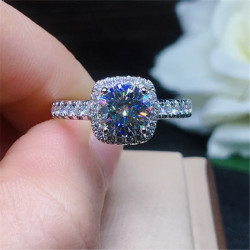 18K白金莫桑石戒指女1克拉方圍莫桑鑽結婚訂婚枕型鑽石鑽戒時尚男