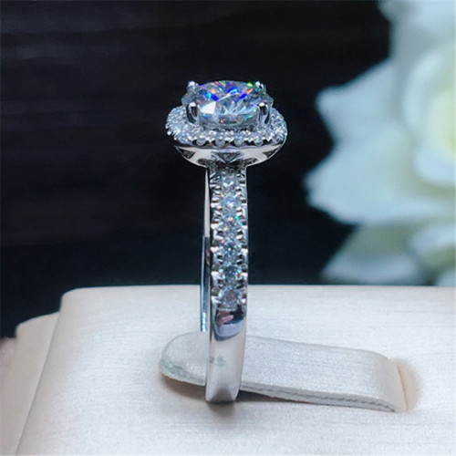 18K白金莫桑石戒指女1克拉方圍莫桑鑽結婚訂婚枕型鑽石鑽戒時尚男