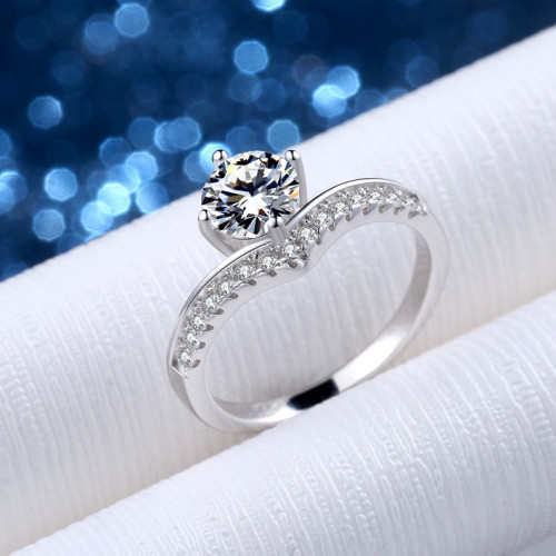 莫桑石鑽戒純銀戒指女PT950女戒鑲嵌皇冠定求結婚戒指送禮