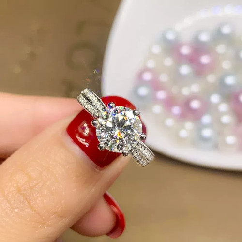 D色莫桑石戒指PT950星光皇後六爪鑽戒女18k白金1/2克拉婚戒定鉑金