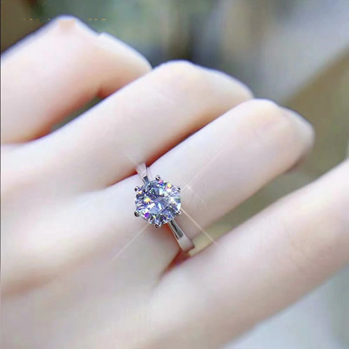 鉑金女戒進口莫桑石戒指女1克拉鑽石倣真六爪鑽戒婚戒情侶18k對戒