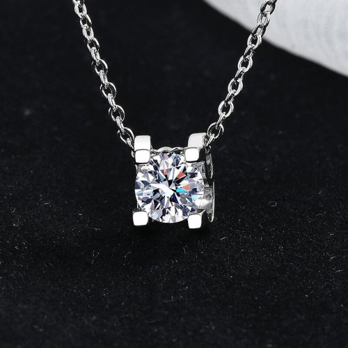 【新品特賣】純銀白金牛頭莫桑石項鏈女款鑲嵌莫桑鑽吊墜婚禮送禮