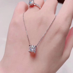 莫桑石吊墜小方鑽牛頭莫桑鑽項鏈純銀白金時尚鎖骨鏈女款簡約禮物