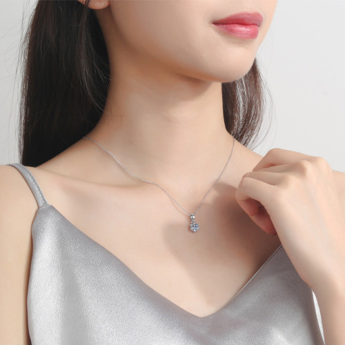 莫桑鑽項鏈女款1克拉莫桑石吊墜四六爪鑽石鎖骨鏈白金可調節簡約