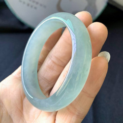 緬甸翡翠冰種飄花玉鐲貴妃鐲橢圓形細條翡翠手鐲翡翠圓條冰透手鐲