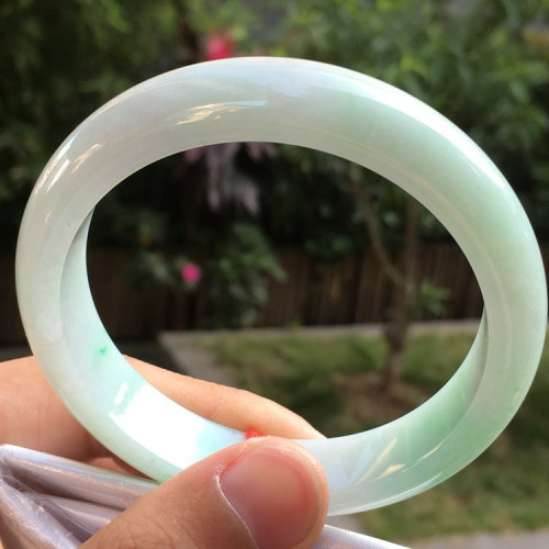 【4月新貨】天然緬甸翡翠玉手鐲女款飄陽綠正圈手鐲送閨蜜時尚女