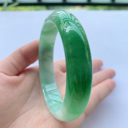 天然緬甸冰糯種玉手鐲淺綠飄綠圓條貴妃鐲少女士手環白淡綠玉鐲子