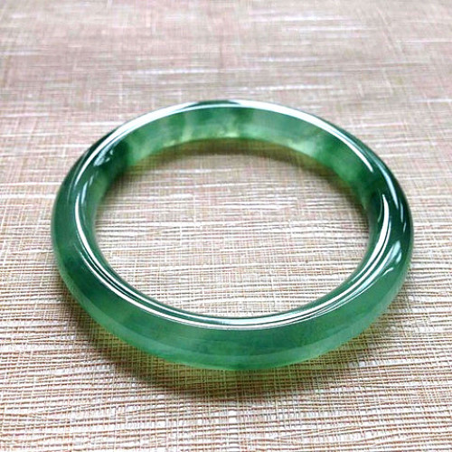 天然緬甸翡翠手鐲女款圓條七彩冰種飄綠花玉鐲子油青玉手鐲女時尚